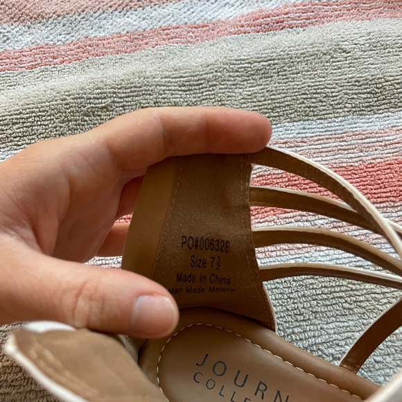 New Never Worn Journee Collection Hanni White Gladiator Sandals Size 7.5 - Picture 12 of 13